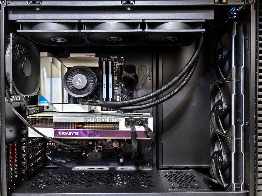 Config PC gamer 1500 euros 2026 — build 4K RTX 4080 Super Ryzen 9