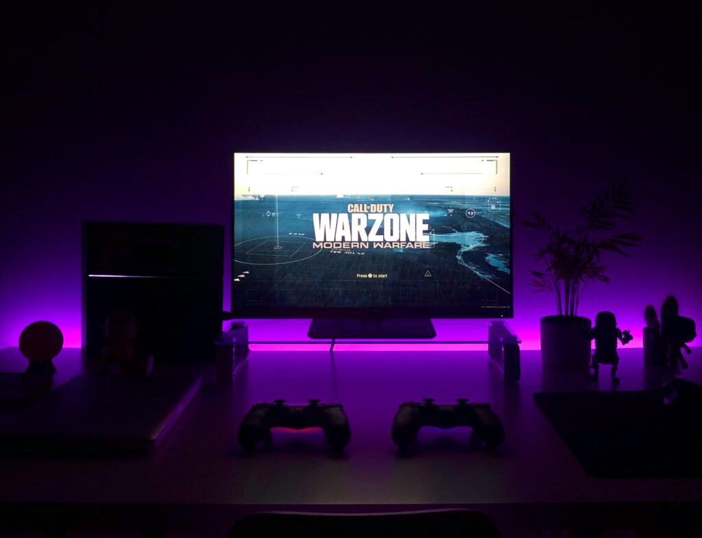 Quel est le meilleur écran gaming 27 pouces en 2026 ? On compare le LG 27GP850-B, Samsung Odyssey G5 et AOC Q27G2S pour le 1440p gaming.