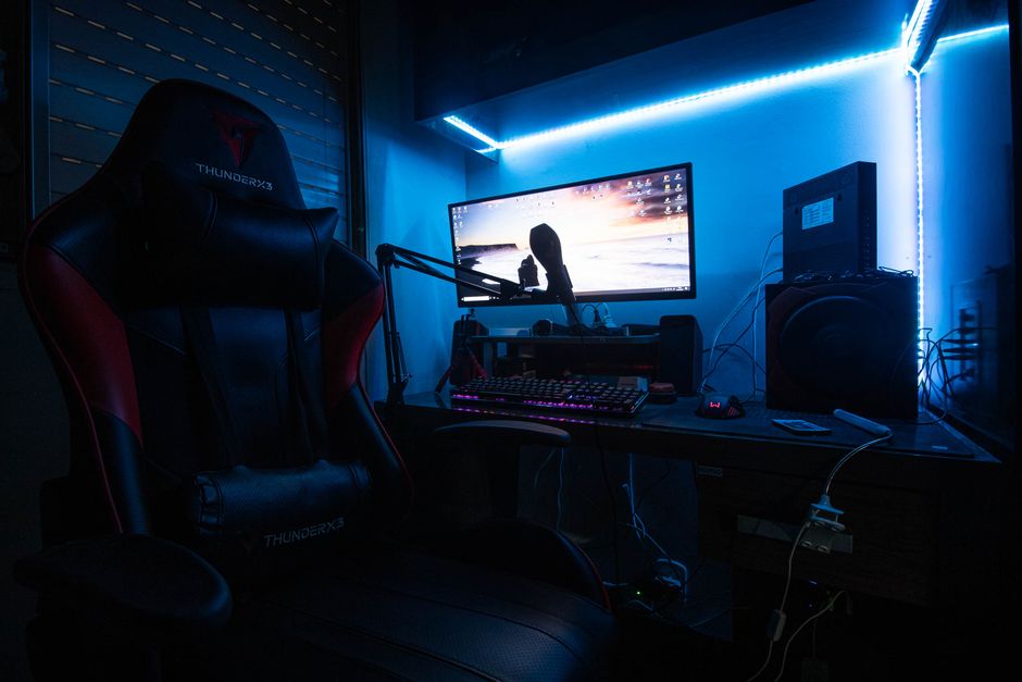Meilleures strip LED gaming bureau 2026 — Govee RGBIC Philips Hue Corsair iCUE