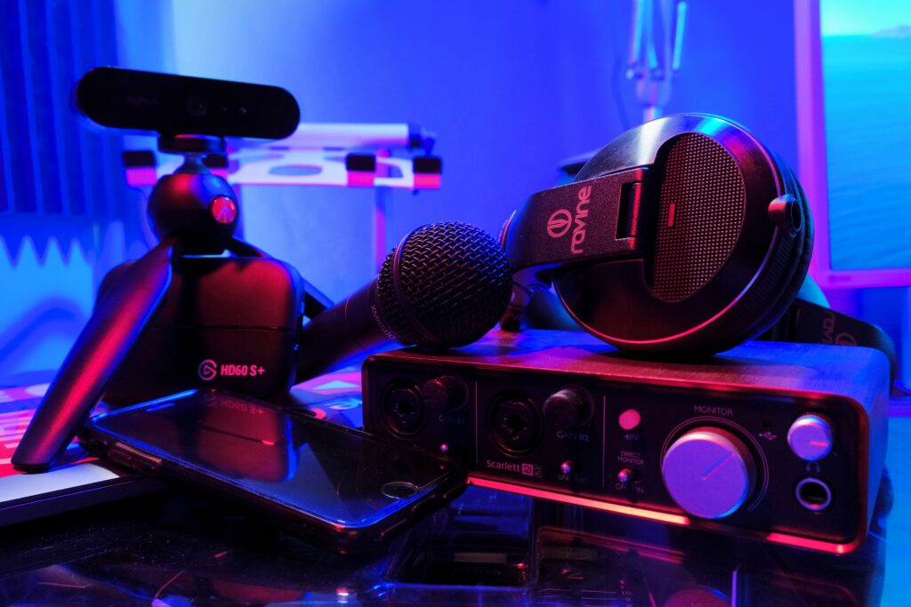 Meilleur kit streaming gaming pas cher — micro webcam éclairage pour débuter sur Twitch